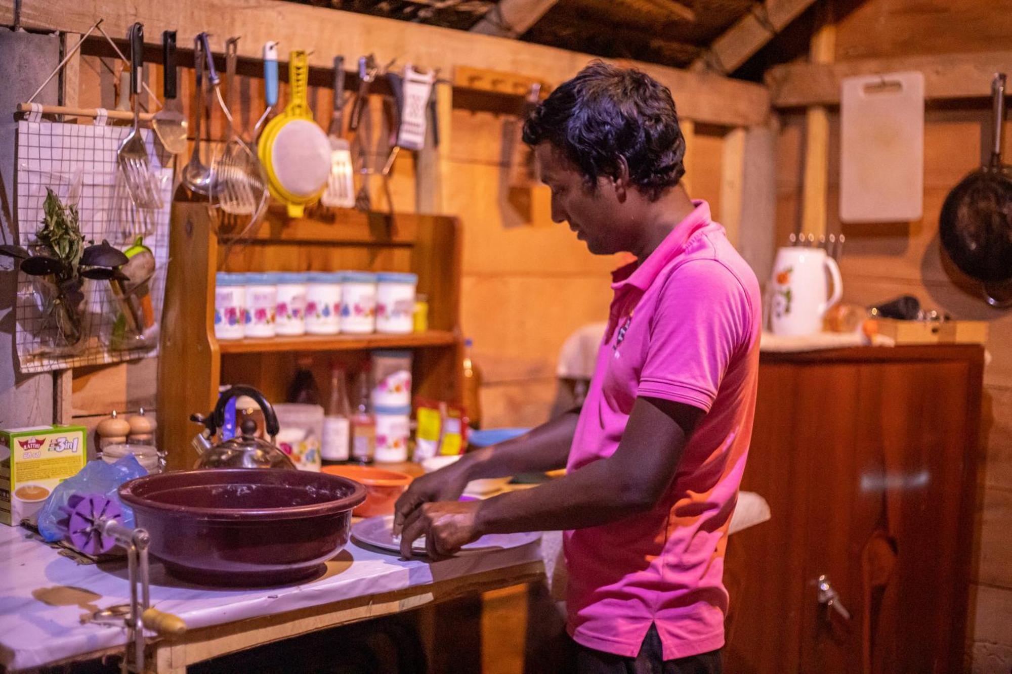 Luxury tent Podi Hoona Bush Camp Yala